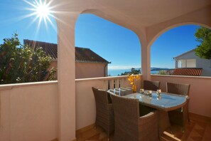 Outdoor dining - PREDRAG 2 with pool, 3 bedrooms & 3 bathrooms (Okrug Gornji)