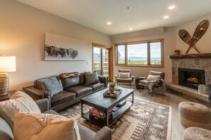 Téléviseur connecté, foyer, chaîne audio