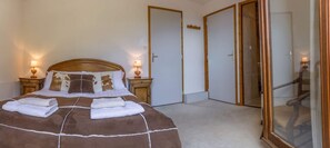 4 chambres, Wi-Fi gratuit, draps fournis