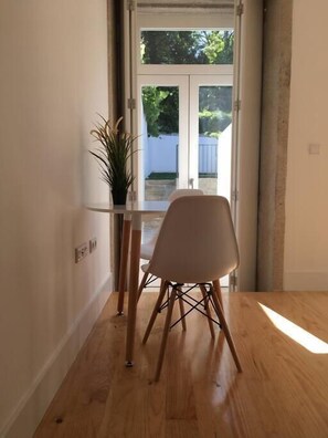 Interior - LOVELY PORTO - Charming Studio with Garden, in the historic center. (Porto)