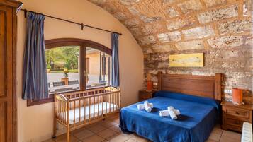 6 bedrooms, free WiFi, bed sheets