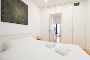 1 dormitorio, tabla de planchar con plancha, cuna de viaje y wifi