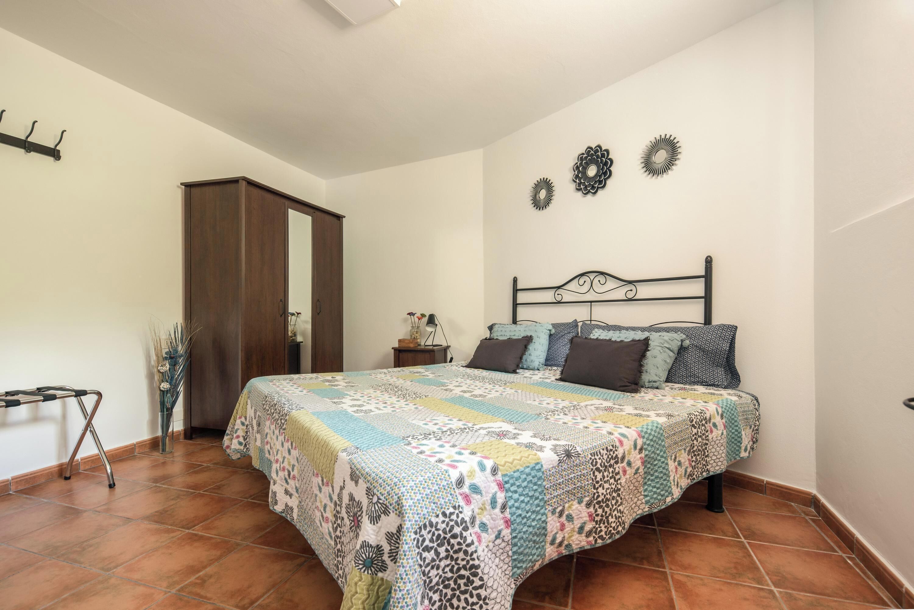 2 slaapkamers, een strijkplank/strijkijzer, gratis wifi, beddengoed