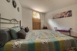 2 habitaciones, tabla de planchar con plancha y wifi gratis 