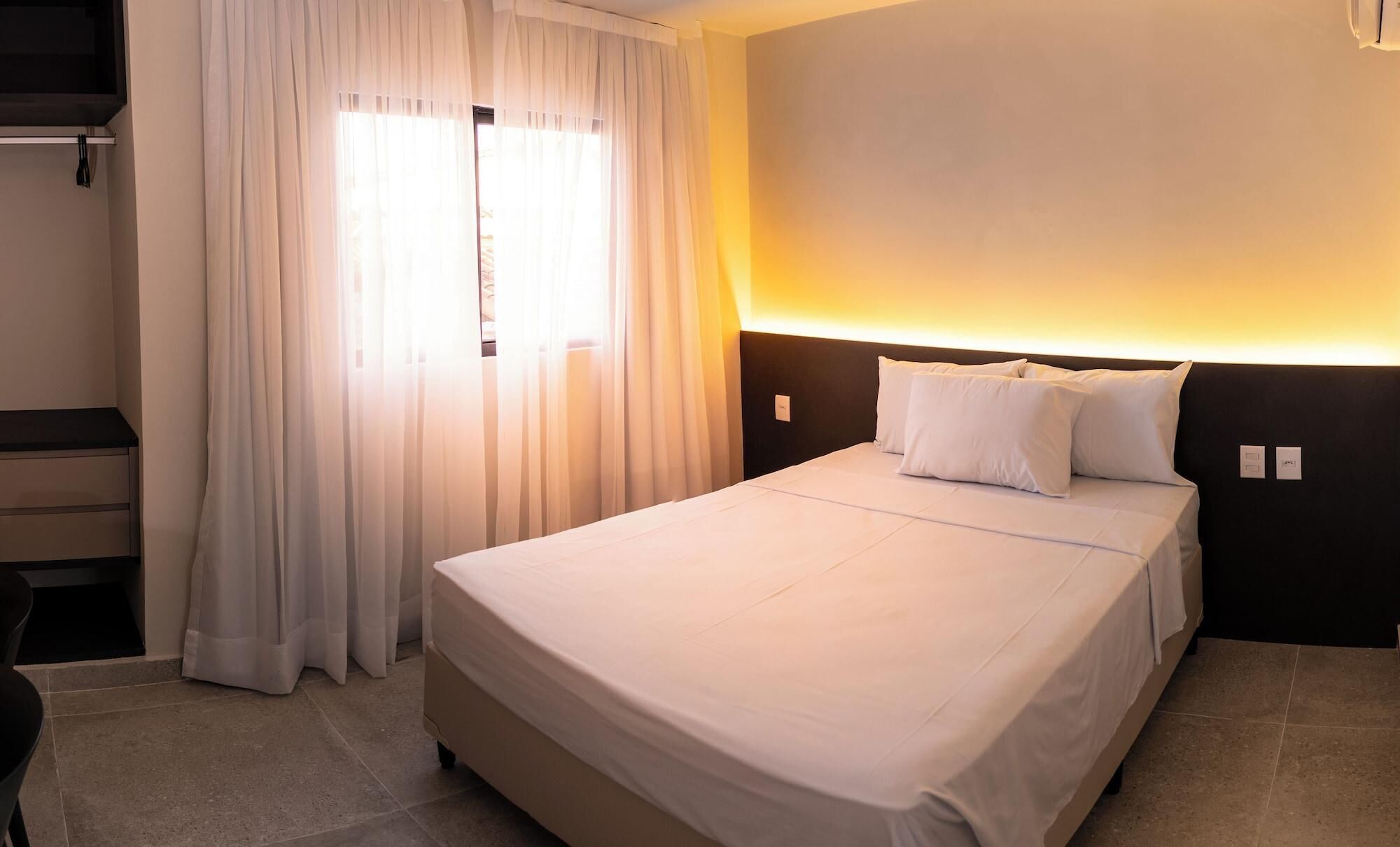 WiFi (free), bed sheets