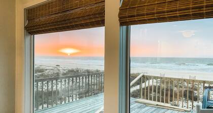 ~~~Pura Vida~ Beach Front Coastal Cottage~~FREE EV Charger~~Dog Friendly~~~