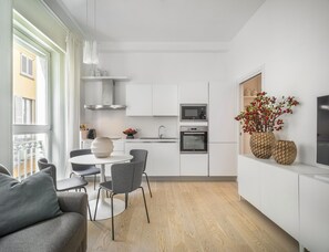 Fridge, microwave, oven, dishwasher