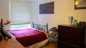 Appartement (1 Bedroom) | 1 chambre, espace de travail pour ordinateur portable, draps fournis