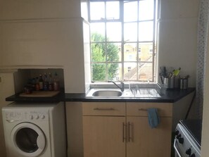 فرن، موقد طهي مسطح، غسالة أطباق، مستلزمات طهي/أطباق/أوعية