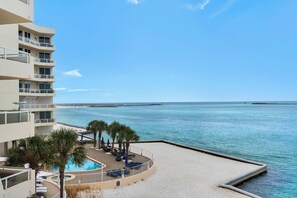 Pool - ✨Gulf & Harbor Views~Beachfront Pool~Wlk2Beach~Fitness Center~3BR East Pass 308 (Destin)