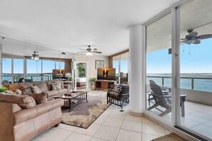 TV - ✨Gulf & Harbor Views~Beachfront Pool~Wlk2Beach~Fitness Center~3BR East Pass 308 (Destin)