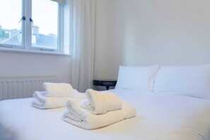 Căn hộ (1 Bedroom) | 1 phòng ngủ, khu vực làm việc phù hợp cho laptop 