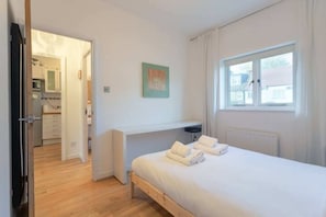 Apartment (1 Bedroom) | 1 bedroom, laptop workspace, iron/ironing board, free WiFi