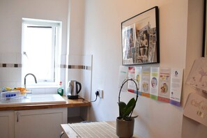 Căn hộ (1 Bedroom) | Bếp riêng | Tủ lạnh, lò vi sóng, lò nướng, bếp nấu 