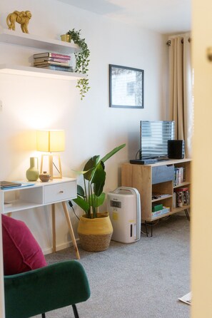 Apartment, Private Bathroom | Lounge - Modern & Stylish 1 bed Flat in Bristol (Bristol)