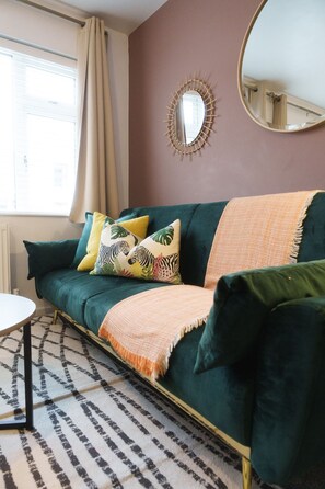 Apartment, Private Bathroom | Lounge