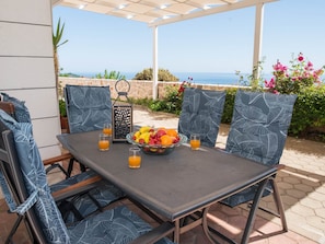 Departamento (Two-Bedroom Apartment with Terrace an) | Terraza o patio