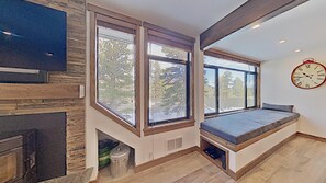 Condo, 2 Bedrooms | View from property