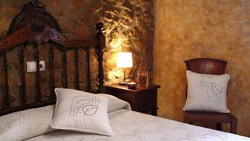 3 slaapkamers, een strijkplank/strijkijzer, gratis wifi, beddengoed