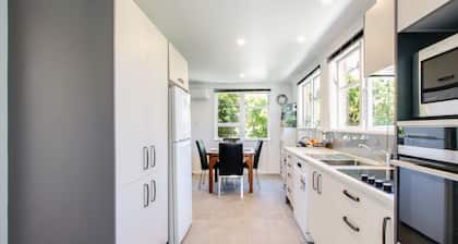 Mama and Papa's - Havelock North Holiday Home