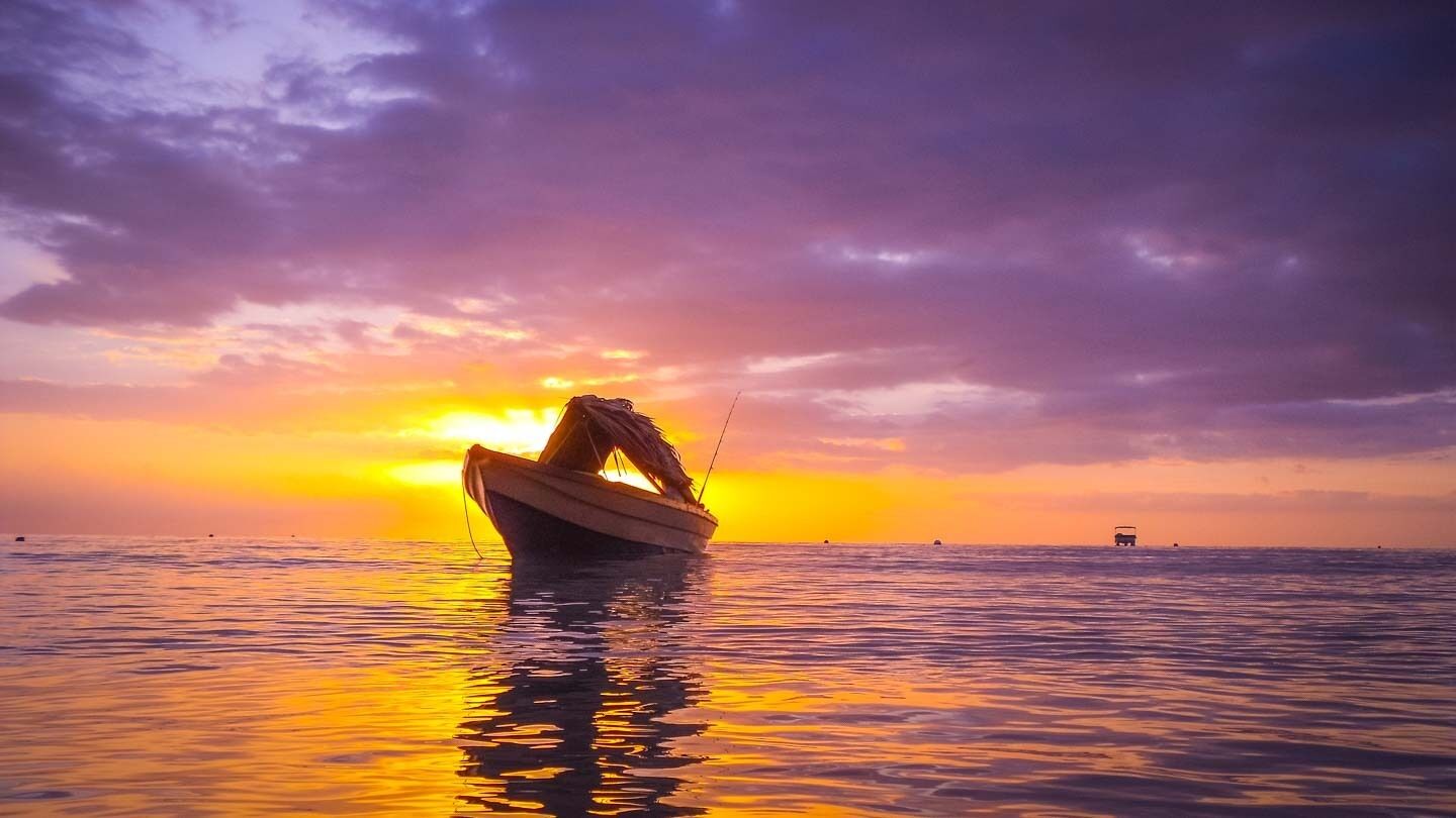 在海灘附近