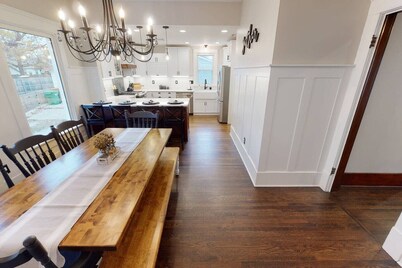 This house is a 6 bedroom(s), 3.5 bathrooms, located in Wichita, KS.