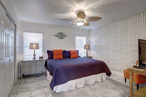 1 bedroom, WiFi, bed sheets - Seaside Serenity @ MP206 | Surf and Pools (Port Aransas)