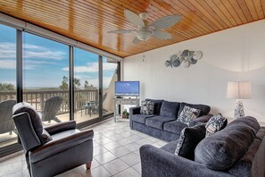 TV, table tennis - Seaside Serenity @ MP206 | Surf and Pools (Port Aransas)