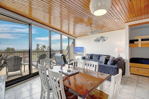TV, table tennis - Seaside Serenity @ MP206 | Surf and Pools (Port Aransas)