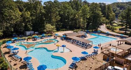 Off The Clock by Carolina Properties - Hot Tub, Pet Friendly, Resort Amenities!