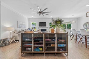 Smart TV, fireplace, offices