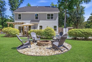 Terrace/patio - Pleasant Place New Build + Pool Great for Families (Mount Pleasant)