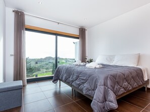 3 dormitorios, tabla de planchar con plancha, wifi y ropa de cama