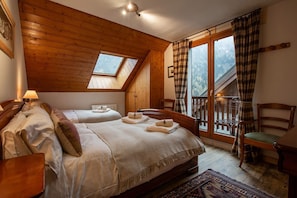 6 Schlafzimmer, Schreibtisch, Reisekinderbett, kostenloses WLAN