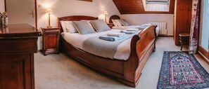 6 Schlafzimmer, Bügeleisen/Bügelbrett, kostenloses WLAN, Bettwäsche