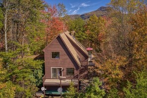 Exterior - Pet Friendly, Resort Amenities, Fire Pit - Wildwood Vista by Carolina Properties (Lake Lure)