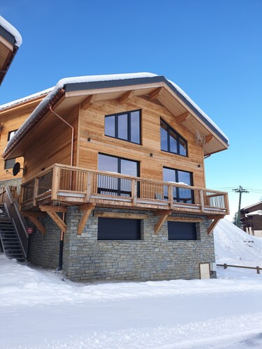 SKI IN SKI OUT PARADISKI LA PLAGNE LES COCHES TOP OF THE RANGE CHALET