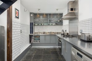 Signature Apartment | Private kitchen - Westside Studios 311 (Cape Town)