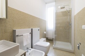 Deluxe-Zimmer, 1 Queen-Bett | Badezimmer