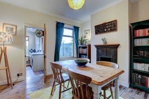 Dining - Super quirky pet friendly home with free parking (Norwich)