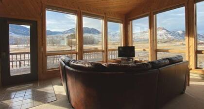 Breathtaking views in the heart of the Wapiti Valley