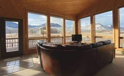 Breathtaking views in the heart of the Wapiti Valley