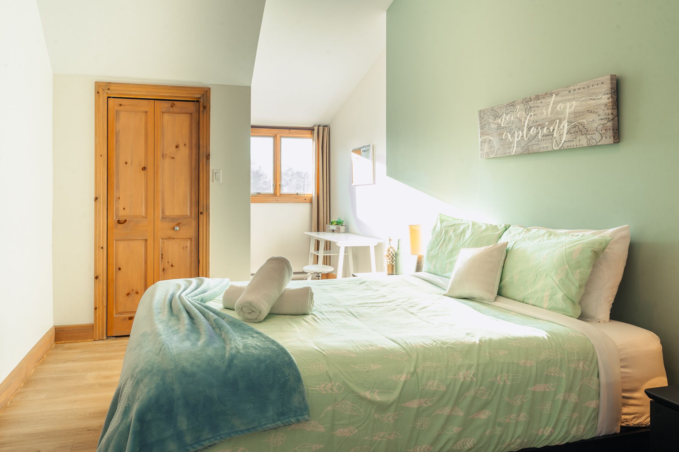 2 bedrooms, iron/ironing board, WiFi, bed sheets