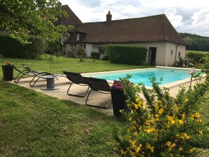 Outdoor pool, a heated pool - Old Norman farmhouse in the Charentonne valley (Bernay, Haute-Normandie)
