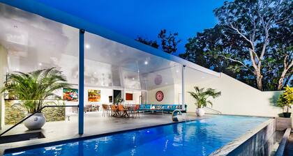 Luxury beachfront-villa Neptune-with infinity pool and fast wifi