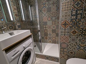 Tina y papel de baño 
