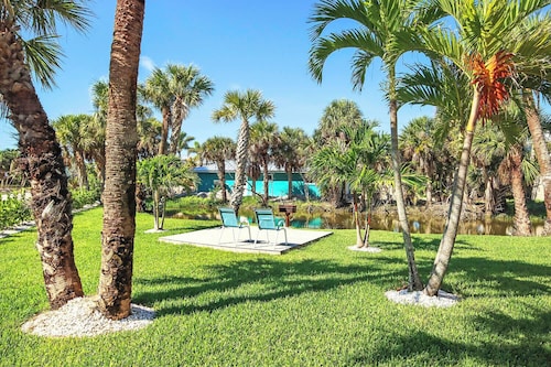 West End Paradise Unit Seahorse 3 - two bedroom suite w/water views