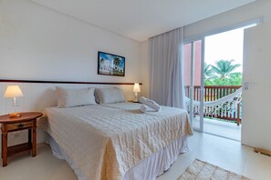 Apartment | 3 bedrooms, blackout drapes, iron/ironing board, free WiFi