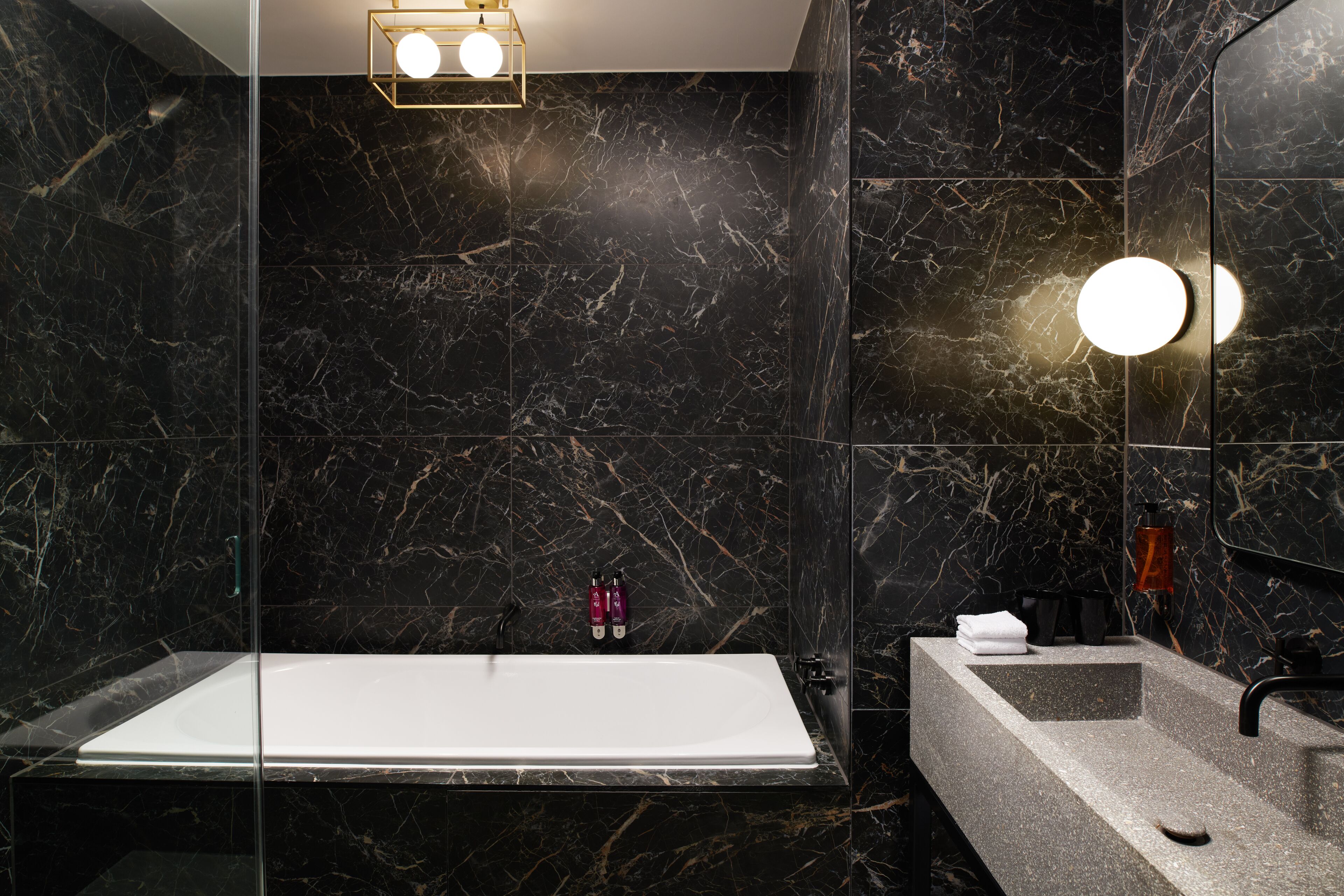 club deluxe | bathroom | free toiletries, hair dryer, towels, soap