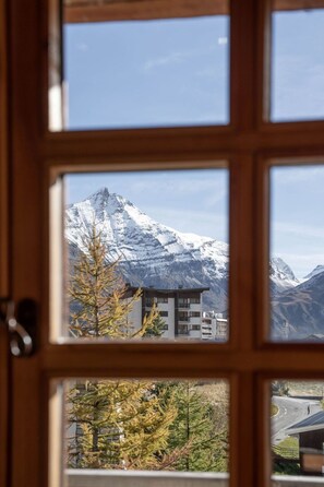 Interior - Spacious Family Chalet in the Heart of Tignes – Stunning Lake and Glacier Views (Tignes)